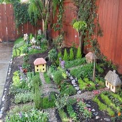 Gnome Village Container Herb Garden, Fairy Garden Gnomes, Garden Houses, Herb Garden Design, Faeries Gardens, School Garden, Have Inspiration, Fairy Garden Diy, Small Houses