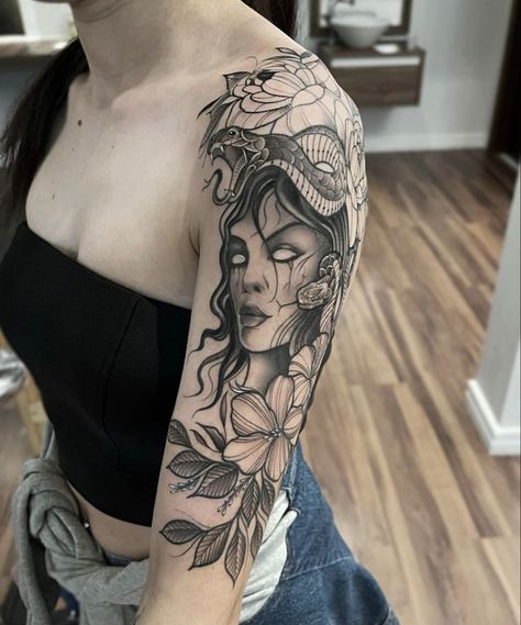 Hannah Tattoo, Shoulder Tats, Mother Tattoos, Medusa Tattoo, Tattoo Feminina, Tattoo Art Drawings, Sleeve Tattoos For Women, Hip Tattoo, Arm Sleeve