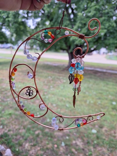 Wire & beaded half moon suncatcher Moon Wind Chimes, Moon Suncatcher, Beaded Things, Wire Art, Sun Catcher, Half Moon, Suncatchers, Wind Chimes, Moon