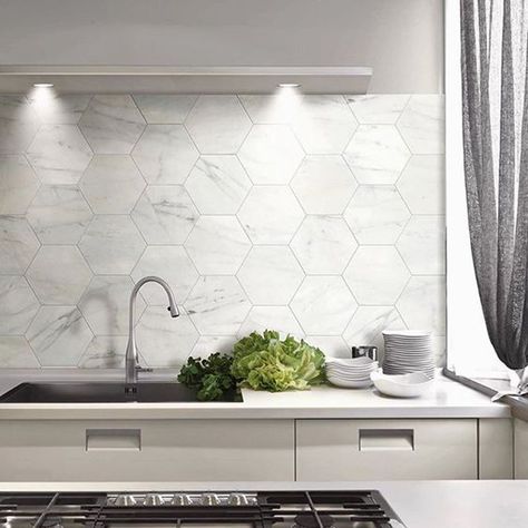 25 Stylish Hexagon Tiles For Kitchen Walls And Backsplashes | Home Design And Interior Hexagon Backsplash Kitchen, Behind Stove Backsplash, Hexagon Tile Kitchen, Tiles For Kitchen Wall, Hexagon Tile Backsplash, Kitchen Splash Back, Kitchen Splashback Tiles, Hexagon Backsplash, Tile Splashback