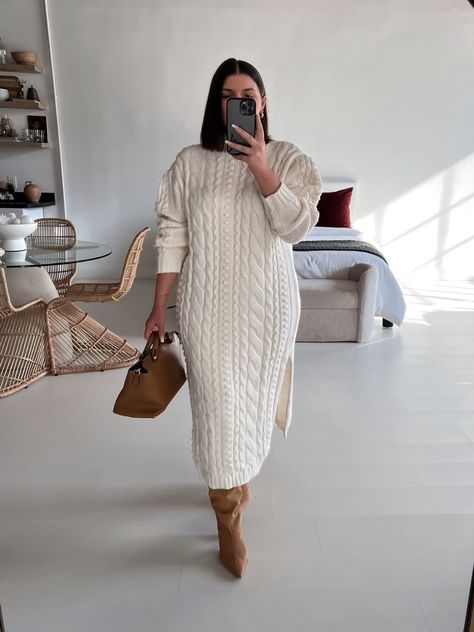 Curvy Winter Outfits, Church Outfit Winter, Knitted Dress Outfit, Winter Outfits Ideas, Casual Chic Outfits, Atlanta Fashion, Sweater Dress Outfit, Winter Dress Outfits, 2024 Style