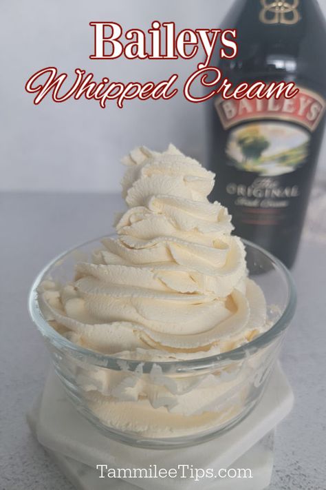 Baileys Whipped Cream Frosting, Alcohol Infused Whipped Cream, Homemade Flavored Whipped Cream, Alcohol Deserts, Baileys Frosting Recipe, Infused Snacks, Baileys Whipped Cream, Liquor Cakes, Alcohol Desserts