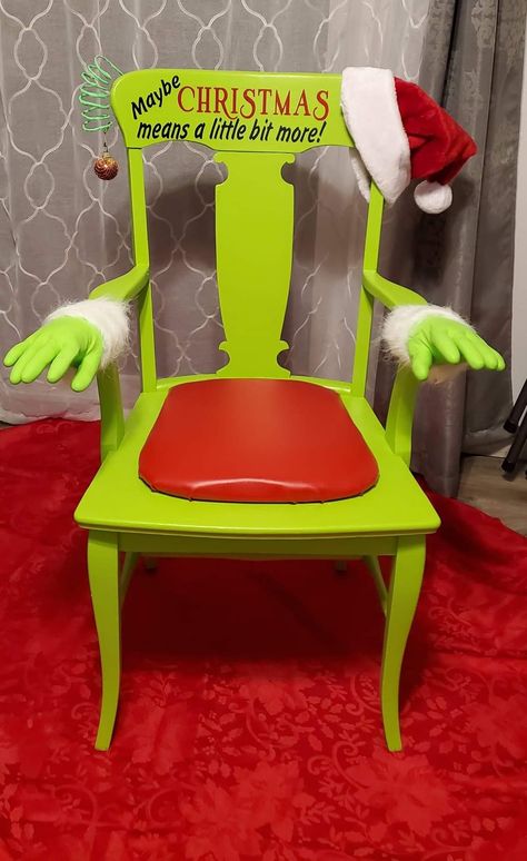 Grinch Chair, Grinch Tree, Grinch Trees, Christmas Grinch, Diy Chair, Candy Store, Christmas Craft, Dr Seuss, Christmas Crafts Diy