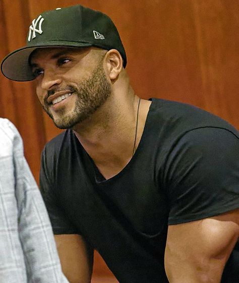 Lincoln From The 100, Lincoln The 100, Ricky Whittle, Gymnastics Competition, Common Denominator, The 100 Show, American Gods, Its A Mans World, Googly Eyes