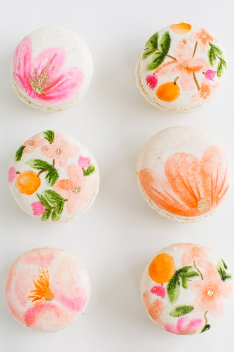 Macaron Ideas, Painted Cookies, Macaron Recipes, Diy Edible, Macaron Cookies, Paint Cookies, Macaroon Recipes, Pretty Dessert, Macaron Recipe