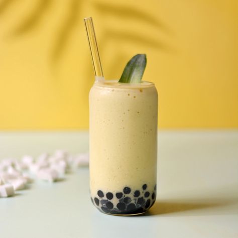 Boba Smoothie Tropical Style - Joy to the Food Banana Boba, Summer Blended Drinks, Boba Smoothie, White Chocolate Syrup, Boba Recipe, Lemonade Smoothie, Smoothie Base, Milk Tea Recipes, Nutrient Packed Smoothies