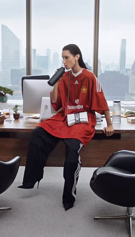 Bella Hadid Adidas, Balenciaga Aesthetic, Adidas Aesthetic, Balenciaga Outfit, Balenciaga Adidas, Athleisure Chic, London Photoshoot, Football Fashion, High Fashion Outfits