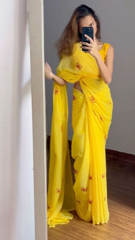 Saree Draping, Summer Ootd, Yellow Saree, Drape Saree, Chiffon Saree, Saree Blouse, Summer Looks, Chiffon, Ootd