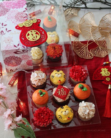 Lunar New Year Cupcakes, Cny Dessert, Wedding Cake Chinese, Chinese New Year Desserts, Cny Hampers, Chinese New Year Cake, Cny 2024, Chinese Packaging, New Year's Cupcakes