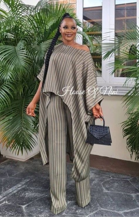 African Fashion Dresses Classy, Boubou Styles, Boubou Styles For Women, Stylish Naija, 2piece Outfits, Mode Kimono, Dinner Dress Classy, African Fashion Women Clothing, Woman Suit Fashion