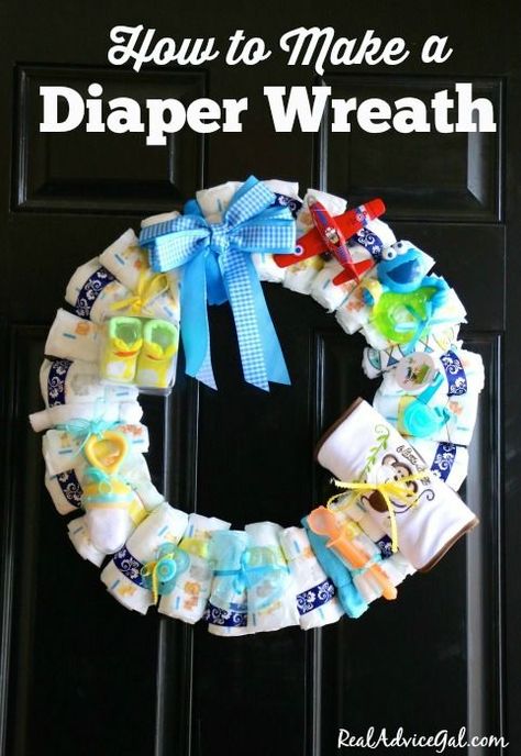 Create your own baby shower gift. Learn how to make a super cute diaper wreath. Graduation Wreath, Baby Shower Wreath, Diaper Wreath, Baby Wreath, Diy Baby Shower Gifts, Baby Diaper Cake, Shower Bebe, Baby Girl Shower Gifts, Baby Shower Diapers