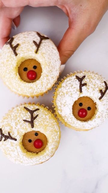 Christmas Food Appetizers, Reindeer Cupcakes, Recipes For Baking, Cupcake Business, Xmas Treats, American Holidays, Cake Pop Recipe, Bake Goods, Christmas Foods