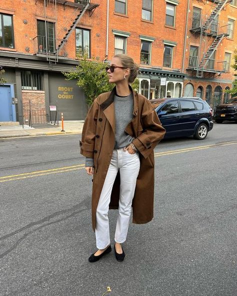 Casual Trench Coat Outfit, Cecilie Moosgaard, Old Money Summer Outfits, Old Money Summer, Chique Outfit, Trench Coat Outfit, Casual Day Outfits, Fit Ideas, Scandi Style