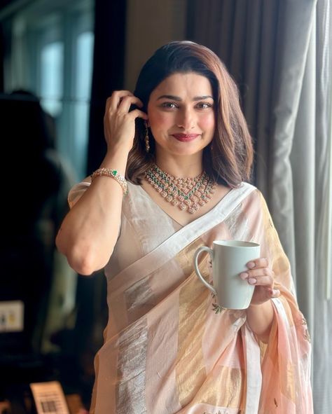 Nivetha Thomas, Prachi Desai, Hindi Actress, Awesome Photography, Women Faces, Fashion Attire, Saree Look, Pink Saree, Beautiful Saree