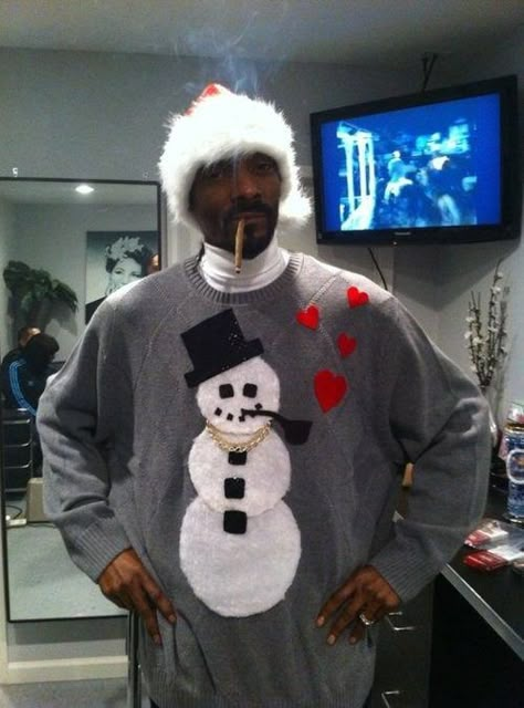 Day 12 Christmas Meme, Snoop Dog, Puff And Pass, Funny Profile Pictures, Snoop Dogg, Ugly Sweater, Ugly Christmas, Reaction Pictures, Mood Pics