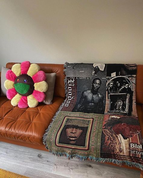 Slow Jamz on Instagram: “Someone said Soulquarian Season is approaching? ♒️” Neo Soul Interior Design, Neo Soul Home Decor, Earthy Living Room Earth Tones, Room Esthetics, Shared House, Sleeping Quarters, Mos Def, Earthy Bedroom, Dream Apartment Decor