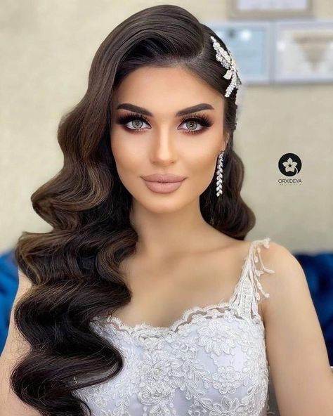 Hollywood Glam Hair, Hollywood Curls, Bridal Hair Down, Hollywood Hair, Quince Hairstyles, Long Hair Wedding Styles, Prom Hairstyles For Long Hair, Braut Make-up, Glam Hair