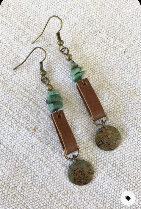 Diy Leather Earrings, Leather Jewelry Diy, Leather Jewellery, Metal Bead, Turquoise Leather, Tiffany Jewelry, Loop Earrings, Metal Earrings, Turquoise Beads