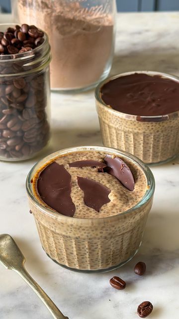 Coffee Chia Pudding, Pudding Recept, Bake With Shivesh, Chia Pudding Recipes Healthy, Overnight Chia Pudding, Chia Pudding Breakfast, Jello Mold Recipes, Eggless Chocolate Cake, Chocolate Fudge Frosting