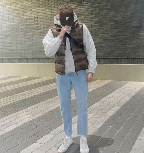 Brown Vest Outfit Men, Brown Hoodie Outfit, Brown Jeans Outfit, Color Matching Clothes, Blue Outfit Men, Denim Outfit Men, Guys Fashion Casual, Shein Fits, Japan Outfit