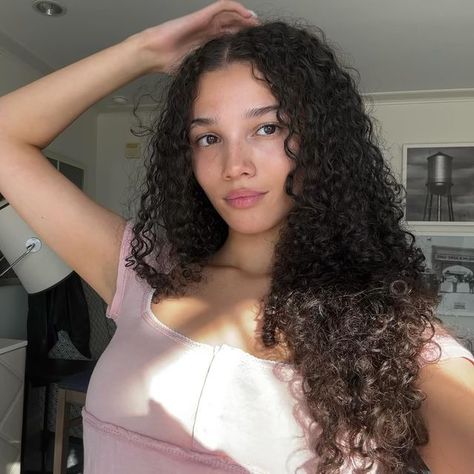 3,995 likes, 161 comments - maliabakermsb on July 20, 2024: "Very thankful". Malia Baker Aesthetic, Malia Baker, Olivia Baker, Curly Hair Inspiration, Long Curly Hair, Curly Girl, Fav Celebs, Descendants, Hair Goals