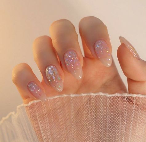 Lovlyze Short Almond Nails Korean, Korean Nail Art Acrylic, Korean Nail Art, Asian Nails, Aesthetic Nails, Simple Acrylic Nails, Pretty Nail Art Designs, Pretty Gel Nails, Shiny Nails