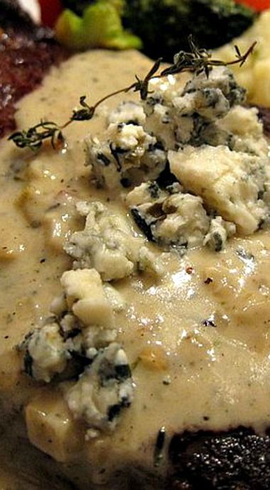 Birthday Dinner For Husband, Blue Cheese Steak Sauce, Dinner For Husband, Cheese Sauce For Steak, Keto Steak, Steak With Blue Cheese, Blue Cheese Sauce, Cheese Sauce Recipe, Grilled Steak Recipes