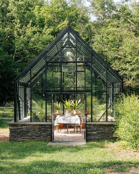 Annabel Taylor | The hidden corners and sprawling outdoor gathering areas at Fishcreek Farm are aplenty. This glass greenhouse on the property reminds me of… | Instagram Serre Diy, Outdoor Gathering Area, Aluminium Greenhouse, Indoor Greenhouse, Home Greenhouse, Backyard Greenhouse, Small Greenhouse, Greenhouse Plans, Diy Greenhouse