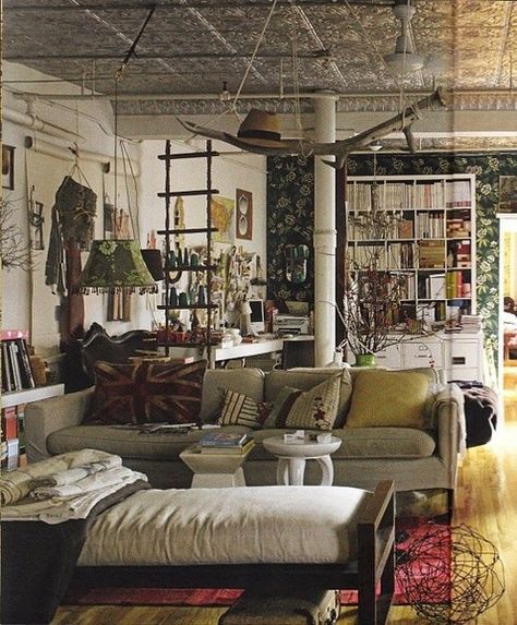 http://www.znl-online.de Chic Apartment Decor, Boho Loft, Boho Apartment Decor, Sibella Court, Chic Loft, Boho Apartments, Bohemian Room Decor, Apartment Chic, Hal Decor