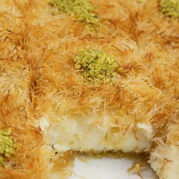 Kunafa with Cream (Ashta) Kunafa With Cream, Ashta Dessert, Kadaif Dessert, Ashta Recipe, Kunafa Dessert, Armenian Dessert, Egyptian Dishes, Kunafa Recipe, Iraqi Cuisine