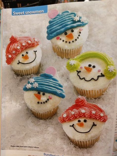 Xmas Cupcake Ideas, Cute Cupcake Ideas, Christmas Themed Cupcakes, Christmas Cupcake Ideas, Winter Cupcakes, Christmas Cupcakes Recipes, Christmas Cupcakes Decoration, Xmas Desserts, Snowman Cupcakes