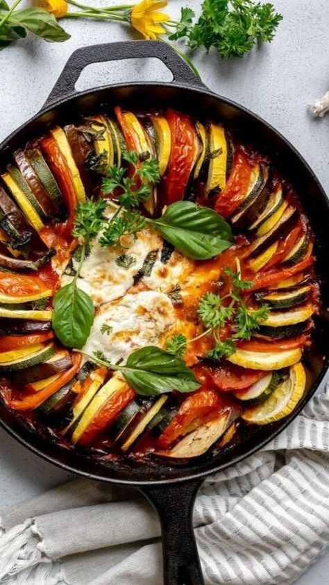 This Ratatouille is a vegetable packed meal that also incorporates protein from chicken breast and melty, creamy mozzarella cheese. Ratatouille Recipe, Dessert Breakfast, Breakfast Dinner, Eat Better, Family Dinner Recipes, Kielbasa, Cheesy Chicken, Sugar Free Recipes, Iron Skillet