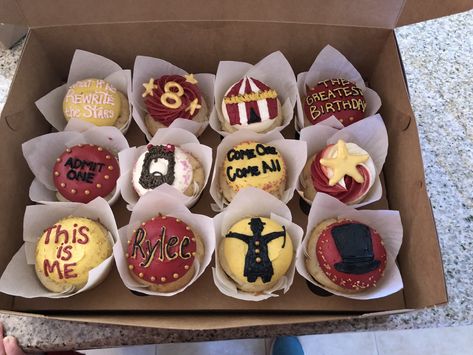 The Greatest Showman cupcakes without fondant! Made by Scratch Cupcakery in West Des Moines Greatest Showman Cupcakes, Greatest Showman Cake Ideas, Cakepop Stands, The Greatest Showman, Circus Party, Boys Birthday, Boy Birthday Party, 6th Birthday, 10th Birthday