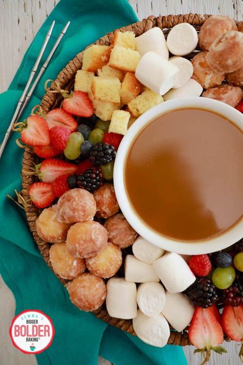 Have a fun date night at home with this Butterscotch Fondue! #datenightideas #butterscotch #fonduerecipe #sweetfondue #romantictreats Butterscotch Desserts, Fondue Dippers, Easy Fondue, Dessert Fondue, Fondue Dinner, Night Dessert, Fondue Night, Fondue Party, Fondue Recipes