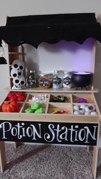 Halloween Craft Station, Halloween Preschool Dramatic Play, Thanksgiving Play Kitchen, Haunted House Dramatic Play Preschool, Halloween Preschool Classroom Decoration, Dramatic Play Halloween Preschool, Halloween Role Play Area, Halloween Toy Rotation, Witches Brew Dramatic Play