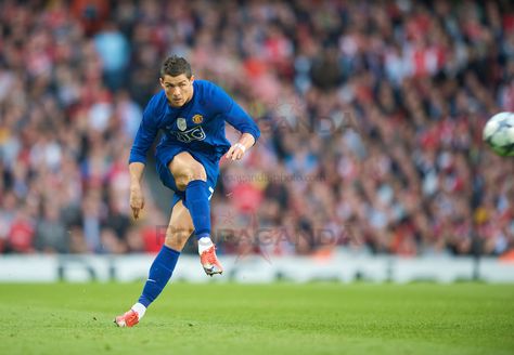 Christiano Ronaldo scores from a free kick Arsenal-Man Utd champions league Ronaldo Free Kick, Free Kick, Man Utd, Champions League, Manchester United, Arsenal, Ronaldo, Manchester, The Unit