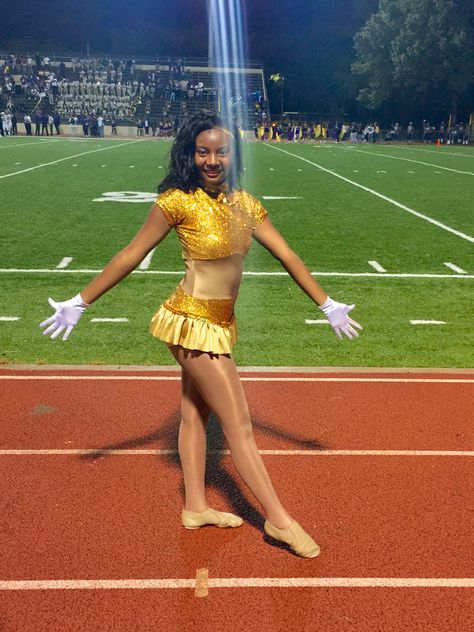 Majorette Poses, Majorette Dance Uniforms, Majorette Dance, Cheerleading Picture Poses, Majorette Outfits, Majorette Uniforms, Dance Uniforms, Uniform Ideas, Southern University