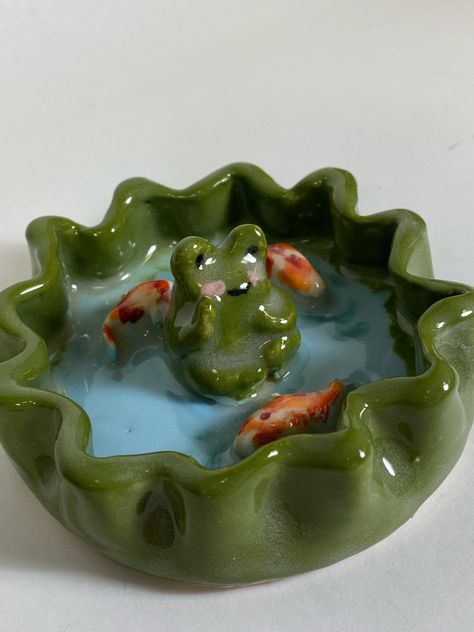 Frog Bowl Clay, Frog Ring Holder Clay, Jewlrey Holders Ceramic Diy, Ring Bowls Clay, Frog Jewelry Holder Clay, Cute Ring Holder, Clay Ideas For Mom, Jewelry Organizer Diy Clay, Clay Bracelet Holder