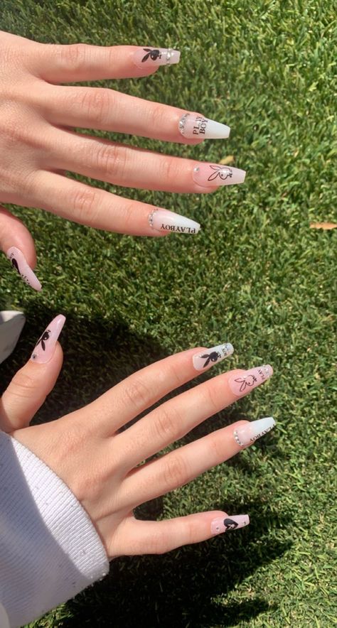 Playboy Bunny Nail Design, Playboy Acrylic Nails, Play Boy Nails, Trending Summer Nails, Oval Nails Designs, Bitmoji Outfits, Disney Acrylic Nails, Outfits Baddie, Bunny Nails