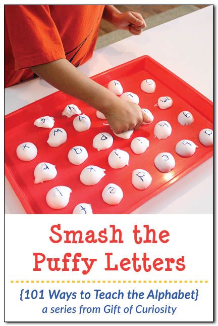 Smash the Puffy Letters is a letter learning activity that gives kids a chance to smash, squeeze, and pound their way to learning the alphabet. Great for kinesthetic learners and active kids! || Gift of Curiosity Rain Stick Crafts, Puffy Letters, Letter G Activities, Letter S Activities, Letter Learning Activities, Teach The Alphabet, Letter Learning, Learning Alphabet, Kinesthetic Learning