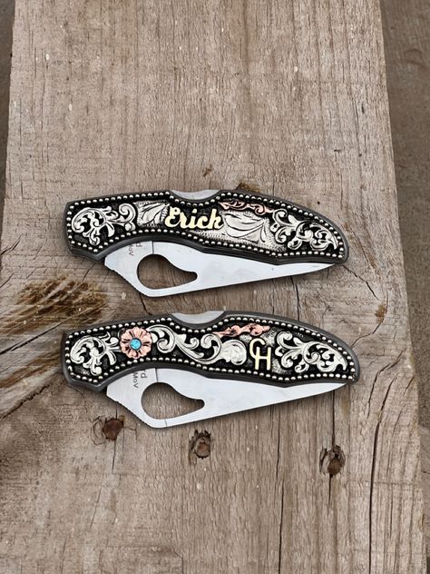 Custom pocket knife Pocket Knifes Girly, Custom Pocket Knife, Pretty Pocket Knife, Pretty Hunting Knife, Pocket Knives Turquoise, Western Pocket Knifes, Knife Aesthetic, Engraved Knife, Engraved Pocket Knives