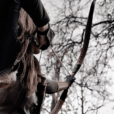 Female Hunter Aesthetic, Hunter Aesthetic, Archery Aesthetic, Elf Rogue, Female Hunter, Royalty Aesthetic, A Court Of Wings And Ruin, A Court Of Mist And Fury, Look At The Stars