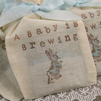 Baby Shower Favors Ideas, Baby Shower Favours, Baby Is Brewing, Favors Ideas, Creative Baby Shower, Baby Boy Shower Favors, Baby Shower Corsage, Baby Shower Tea, Baby Favors