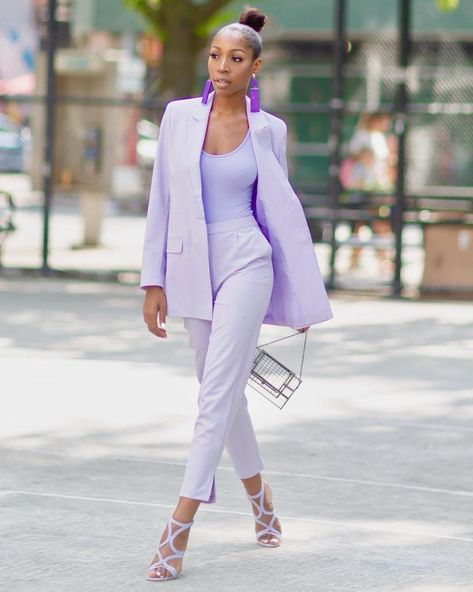 13 Fashion & Styling Tips to Look Expensive on A Low Budget Fashion Styling Tips, Minimalist Moda, Monochromatic Fashion, Monochromatic Outfit, Look Expensive, Naija Fashion, Monochrome Outfit, Looks Street Style, Fashion Styling