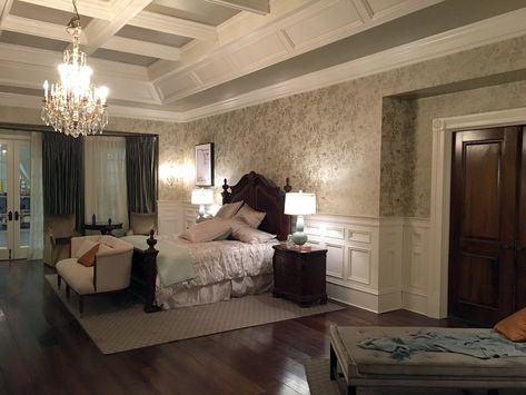 Shifting Bedroom Ideas, Manor Bloxburg, Shifting Bedroom, Carrington Manor, Bedroom Ideas Rich, Manor Interior, Mansion Bedroom, Themed Bedrooms, Bedroom Ensuite