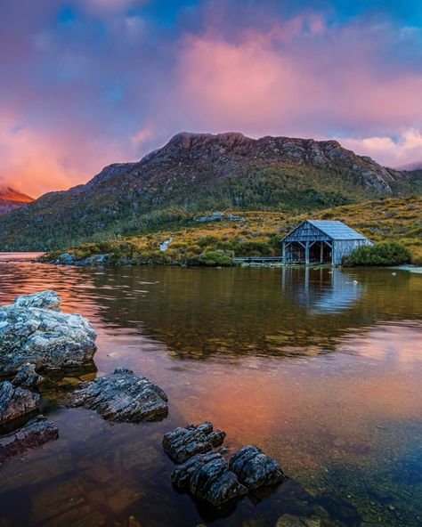 Tasmania Aesthetic, Tasmania Australia, Moving Water, Wine Trail, Snowy Mountains, Summer Break, Mediterranean Sea, Travel Goals, Tasmania