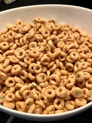 Savory Cheerios Recipes, Cherios Recipes Savory, Buttered Cheerios Recipe, Hot Buttered Cheerios Recipe, Cherios Recipes, Hot Buttered Cheerios, Buttered Cheerios, Cheerios Snacks, Cheerios Recipes