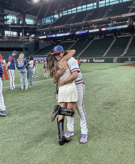 Mlb Wife Aesthetic, Mlb Wife, Baseball Wife, Baseball Girlfriend, Wife Aesthetic, This Kind Of Love, Baseball Art, Baseball Boys, Life Vision Board