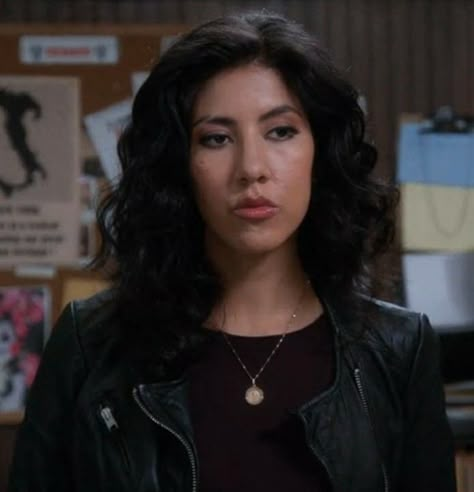 Stephanie Beatriz Brooklyn Nine Nine, Detective Rosa Diaz, Rosa Brooklyn Nine Nine, Rosa Brooklyn 99, Rosa Diaz Icon, Rosa Diaz Brooklyn 99, Rosa B99, Brooklyn 99 Icons, Brooklyn 99 Characters