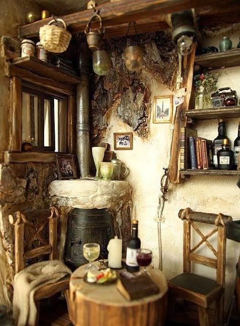 Witches Dollhouse, Gothic Stuff, Halloween Apothecary, Portfolio Project, Witch Cottage, Casa Country, Miniature Rooms, Witch House, Tree Stump